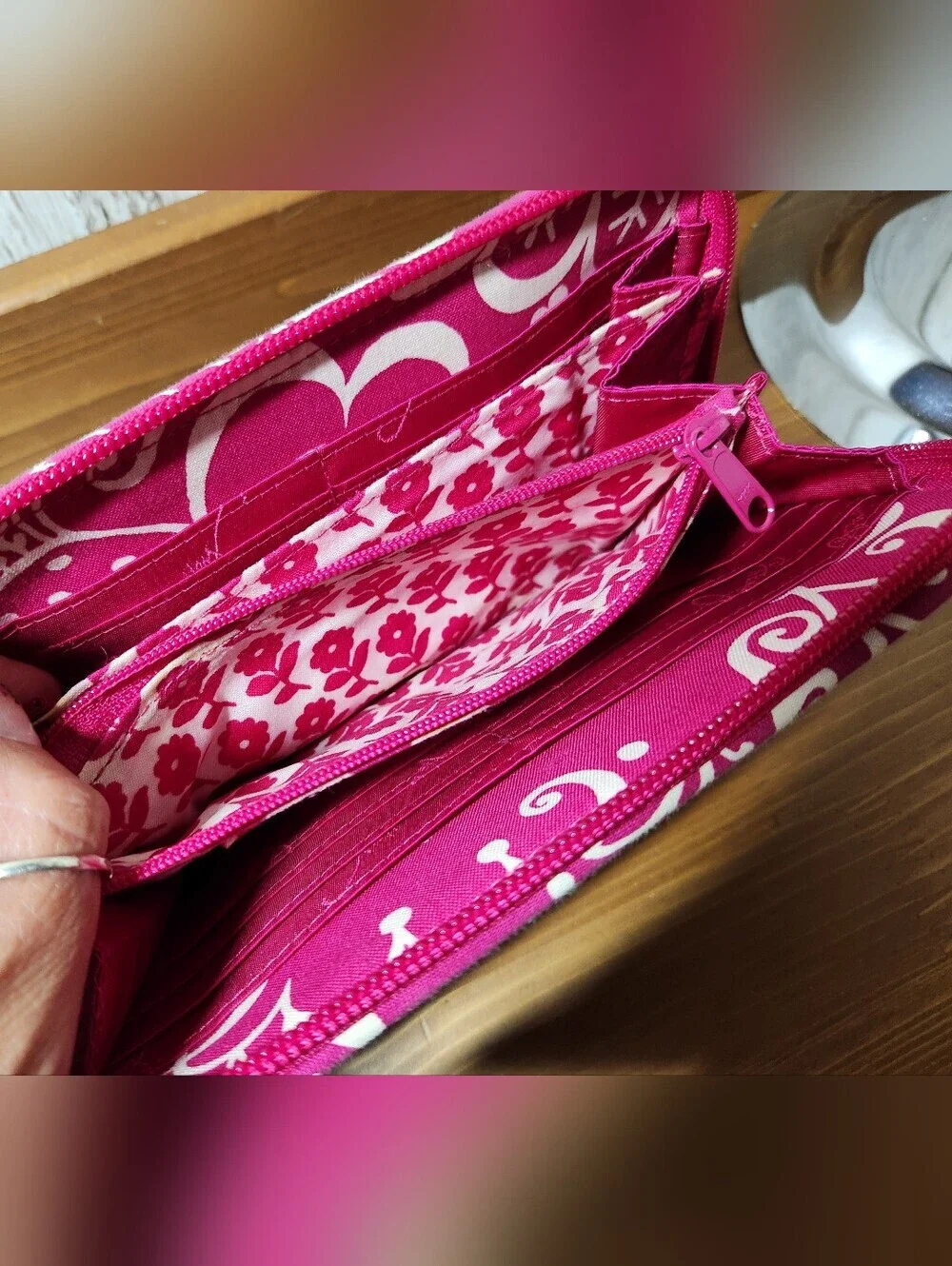 Vera Bradley Retired  Hot Pink & White Quilted Zip Around Wallet TWIRLY BIRD